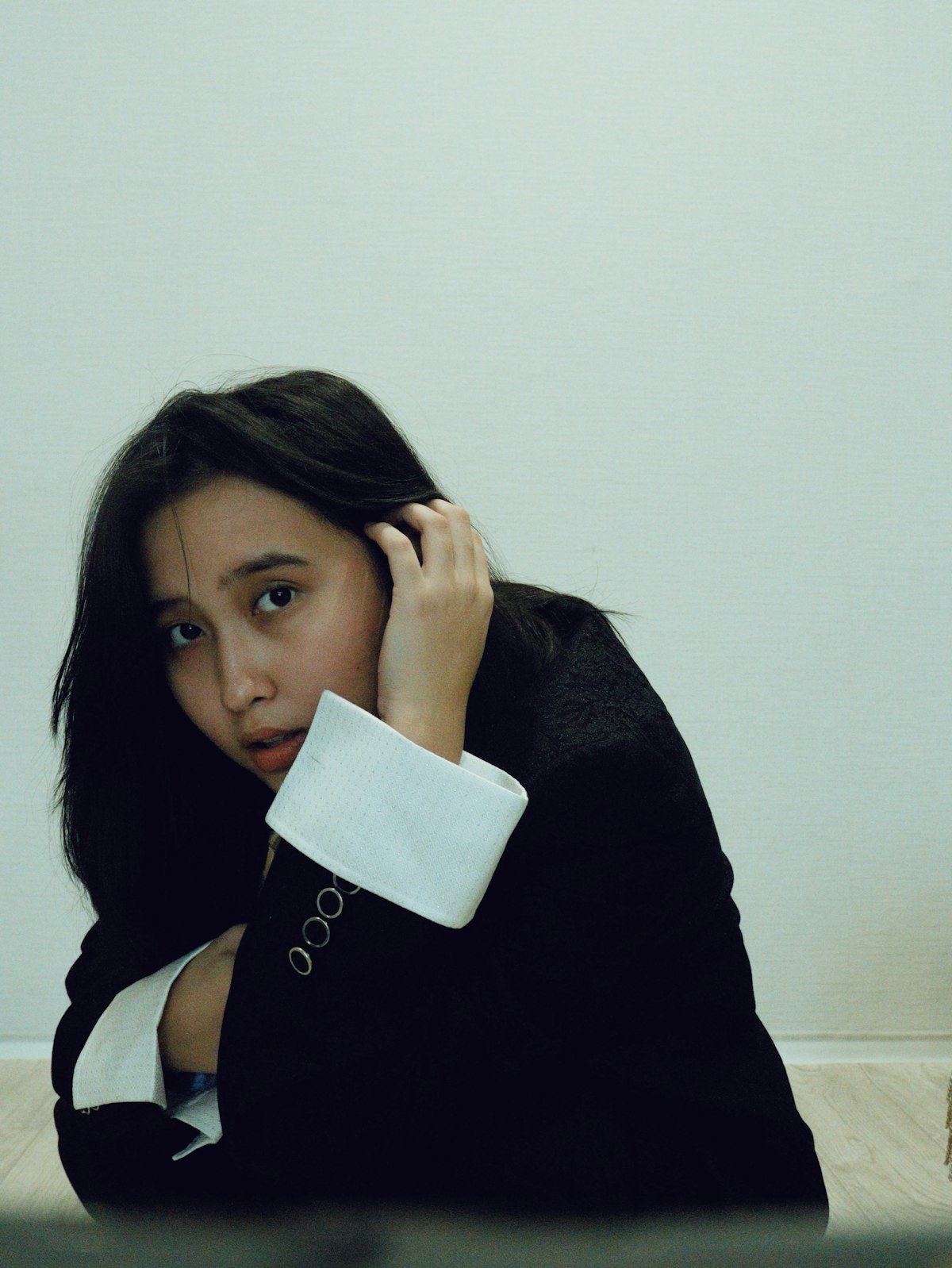 “협력(Collaboration) 뒤에 숨지 마세요: 여성 리더의 영문 이력서에서 ‘전략적 권위’를 드러내는 기술”
