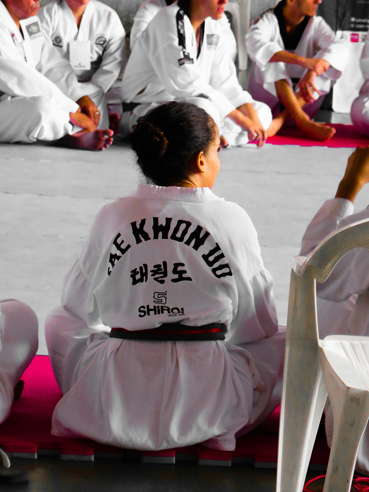 15년 차 경력이 '독'이 되고 있다면? 비기술직 시니어의 영문 레주메에서 '기술적 노후화'를 지우고 '디지털 유창성'을 입히는 법