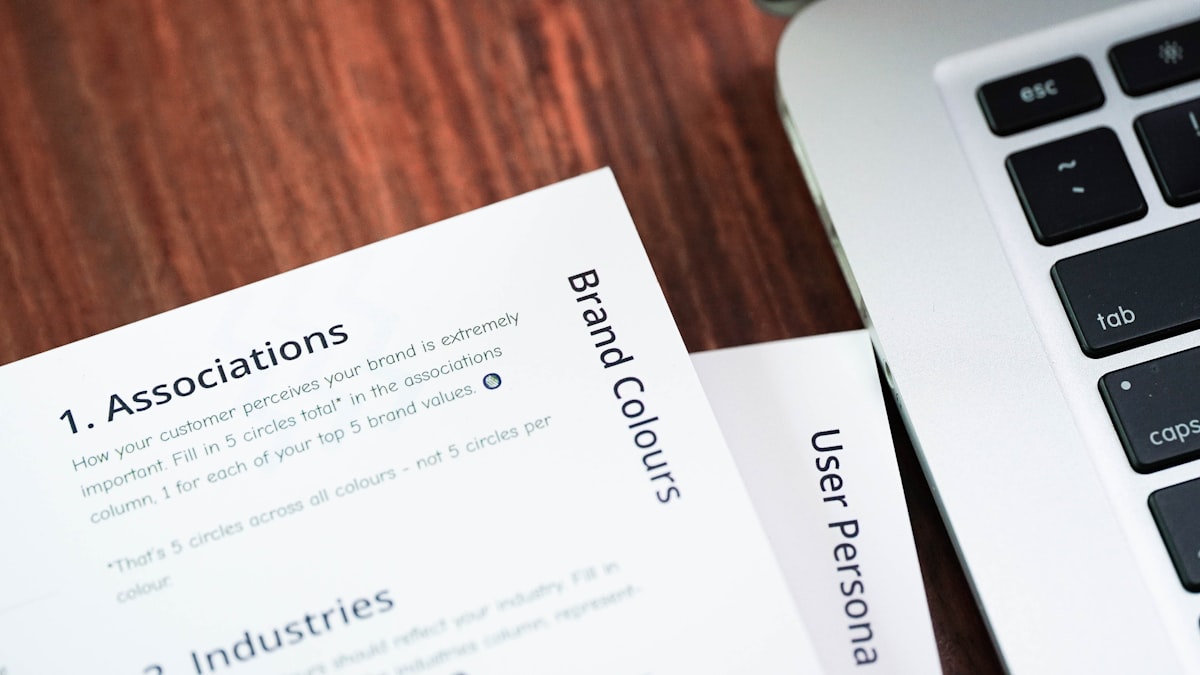 지인 추천(Referral) 받고도 서류 광탈? 2026년 글로벌 기업이 '인맥'보다 먼저 보는 영문 이력서의 한 끗